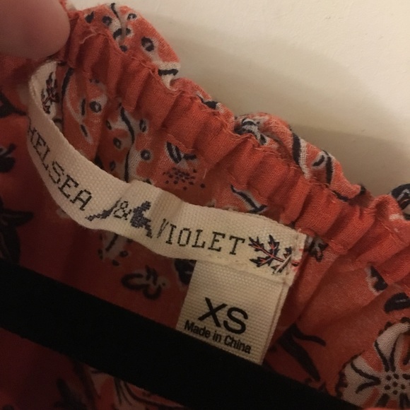 Chelsea & Violet Off-The-Shoulder Printed Top (XS) - Picture 3 of 3